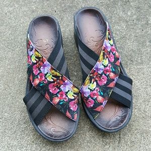 bzees desire sandals floral